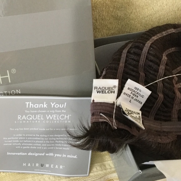 Wig: Raquel Welch Winner Tapered - Picture 3 of 4